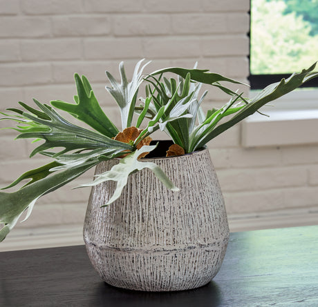 Sam's Furniture - Ashley Furniture - Claymount Vase - Vase / Distressed Brown - A2000636