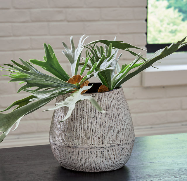 Sam's Furniture - Ashley Furniture - Claymount Vase - Vase / Distressed Brown - A2000636