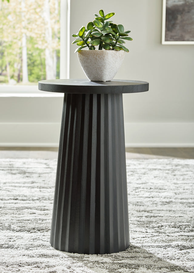 Sam's Furniture - Ashley Furniture - Ceilby Accent Table - Accent Table / Black - A4000603