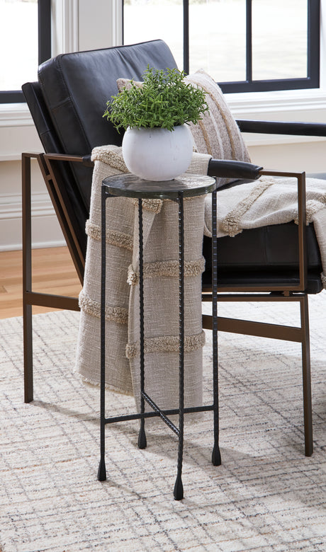 Sam's Furniture - Ashley Furniture - Newgoren Accent Table - Accent Table / Clear/Black - A4000631