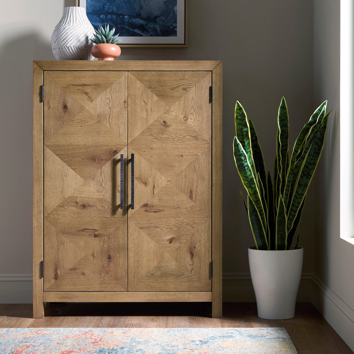 Sam's Furniture - Ashley Furniture - Clayburns Bar Cabinet - Bar Cabinet - A4000744