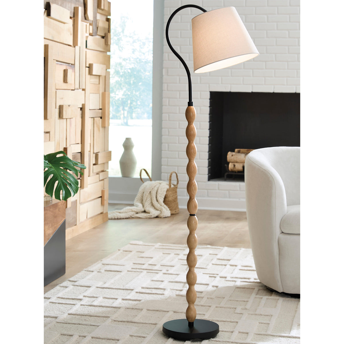 Sam's Furniture - Ashley Furniture - Corinwell Lighting - Wood Floor Lamp (1/CN) - L329131