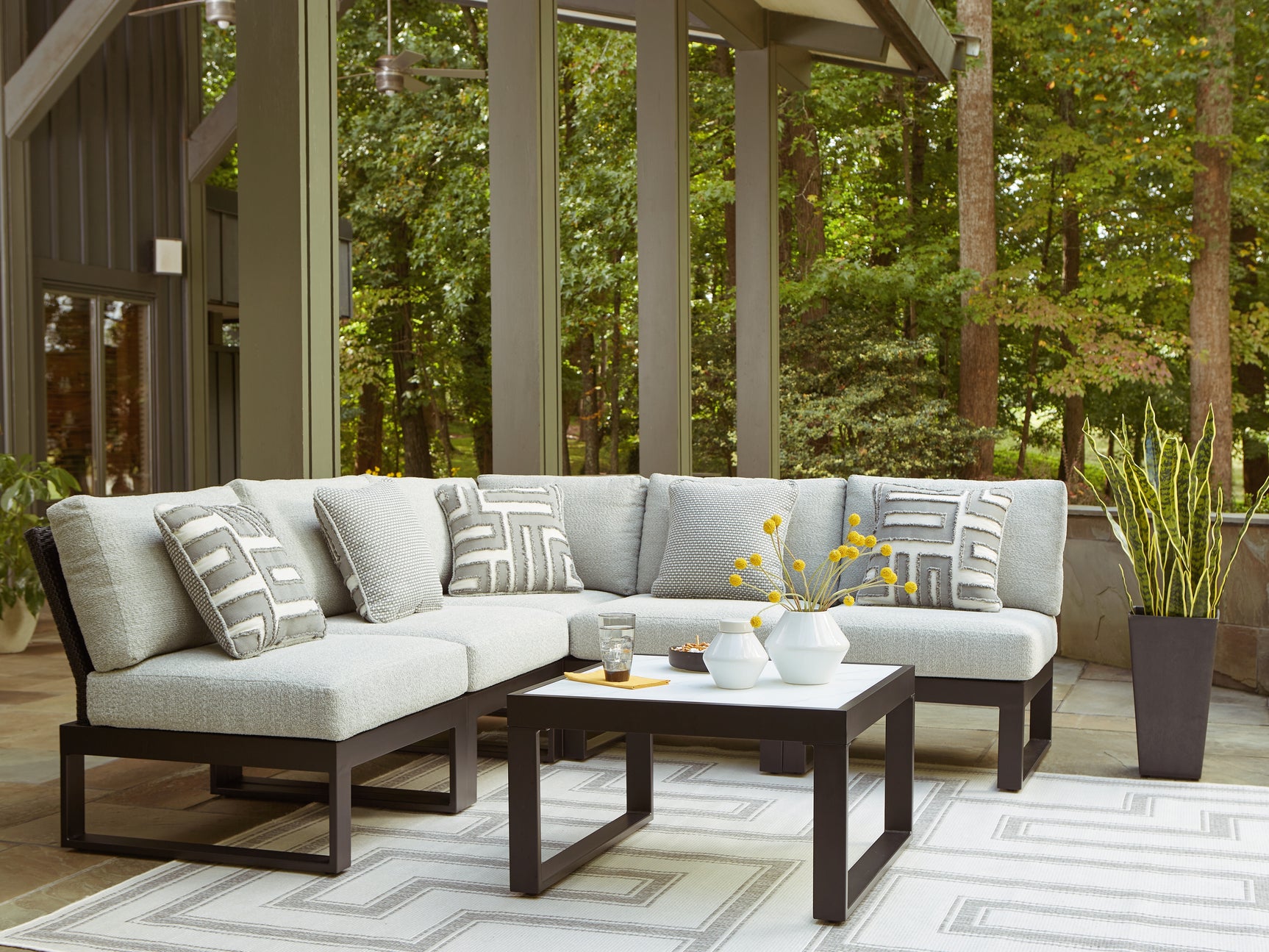 Sam's Furniture - Ashley Furniture - Beachloft Outdoor - 5-Piece Outdoor Sectional / Black/Gray - P490P2
