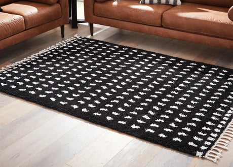 Sam's Furniture - Ashley Furniture - Minston Rug - 8' x 10' Rug / Black/White - R405951