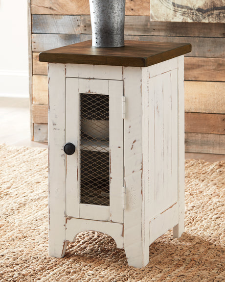 Sam's Furniture - Ashley Furniture - Wystfield Chairside End Table - Chair Side End Table / White/Brown - T459-7