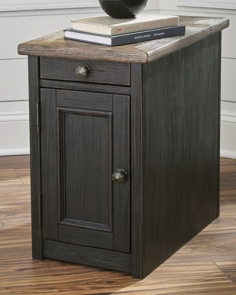 Sam's Furniture - Ashley Furniture - Tyler Creek Chairside End Table with USB Ports & Outlets - Chair Side End Table / Grayish Brown/Black - T736-7