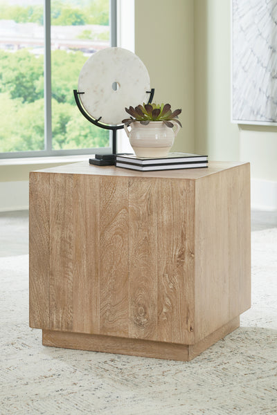 Belenburg Accent Table